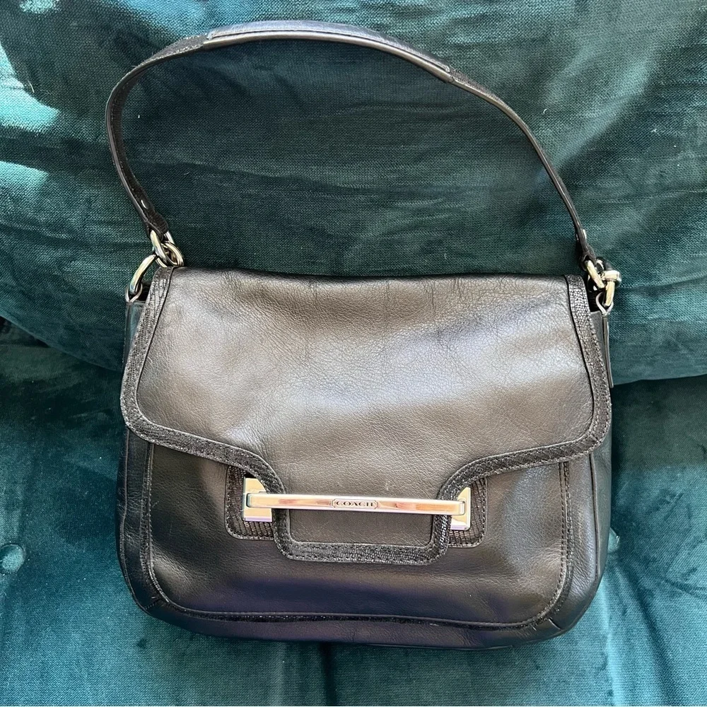 COACH VINTAGE LEATHER FLAP SHOULDER BAG EUC BLACK